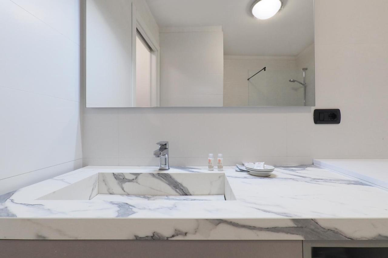 Duomo Luxury Apartment IV ミラノ エクステリア 写真